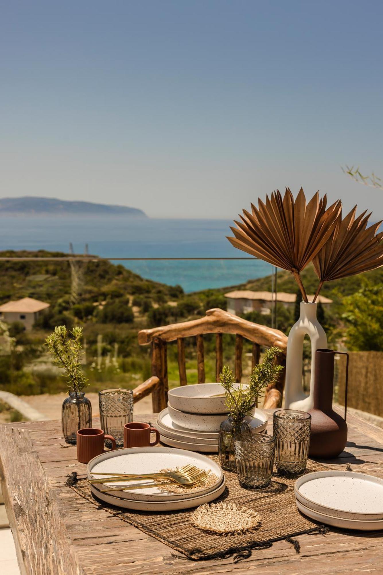 Hilaritas Luxury Suites Sea View, Private Pool & Jacuzzi Paradise Ratzaklíon 외부 사진