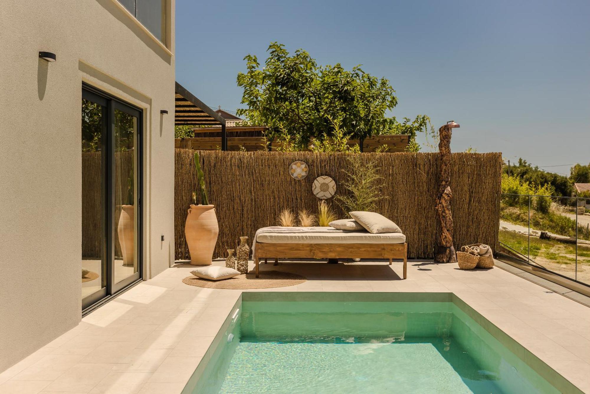 Hilaritas Luxury Suites Sea View, Private Pool & Jacuzzi Paradise Ratzaklíon 외부 사진