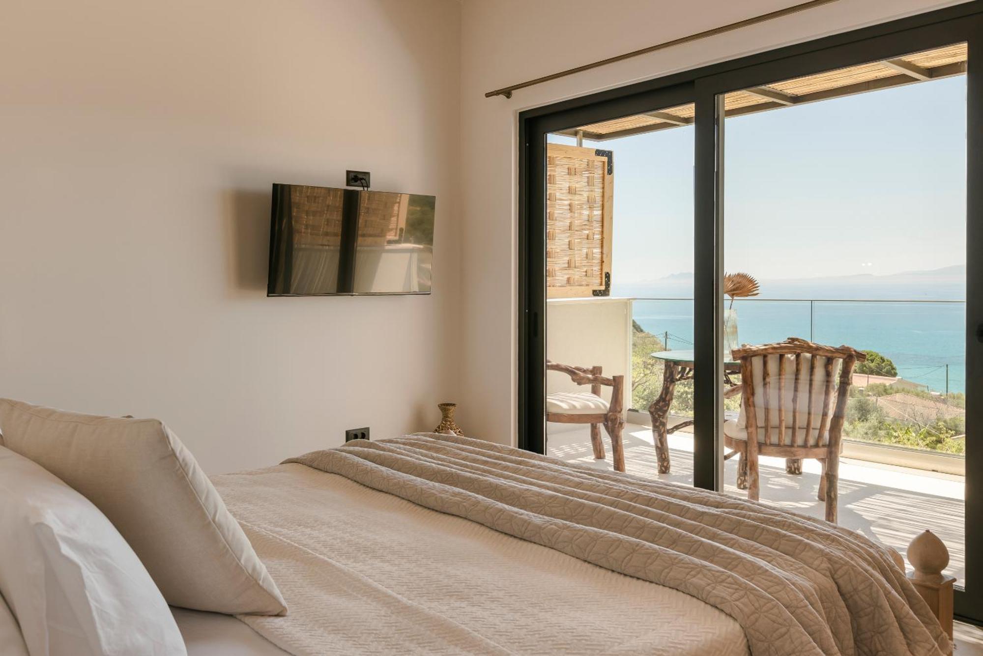 Hilaritas Luxury Suites Sea View, Private Pool & Jacuzzi Paradise Ratzaklíon 외부 사진