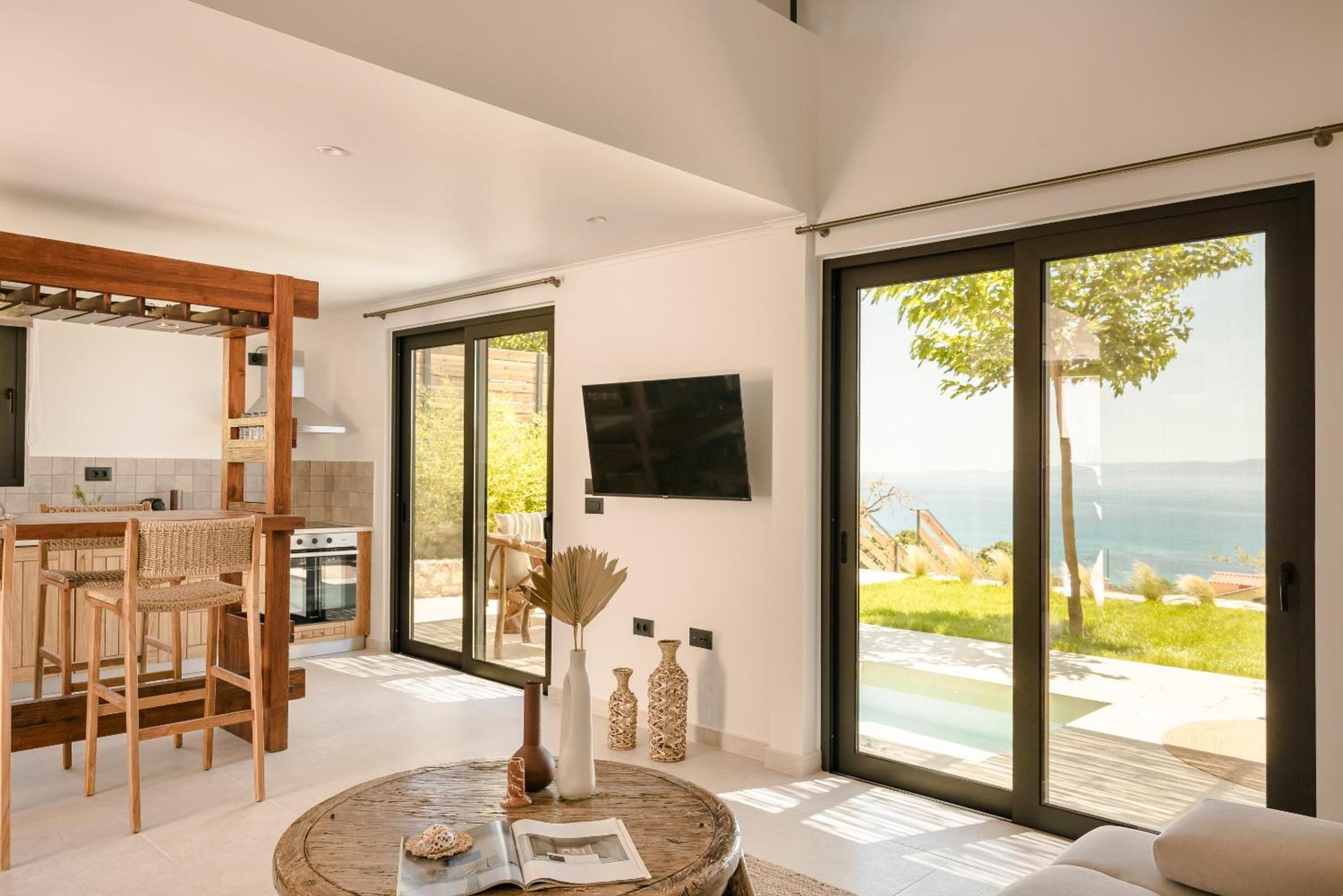 Hilaritas Luxury Suites Sea View, Private Pool & Jacuzzi Paradise Ratzaklíon 외부 사진