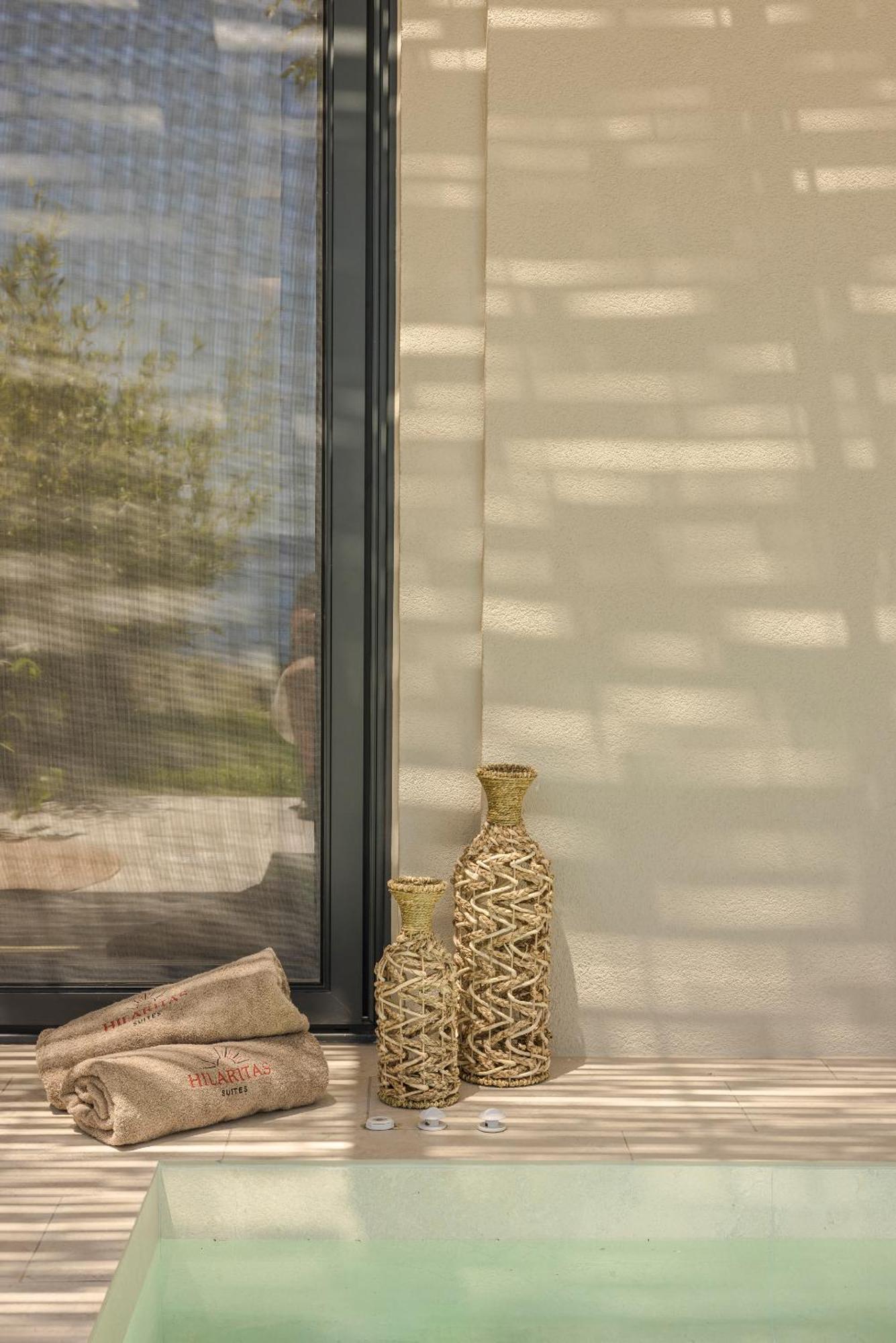 Hilaritas Luxury Suites Sea View, Private Pool & Jacuzzi Paradise Ratzaklíon 외부 사진