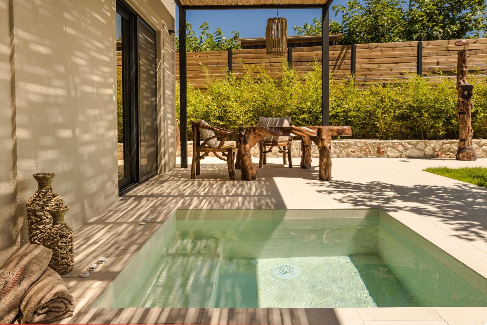 Hilaritas Luxury Suites Sea View, Private Pool & Jacuzzi Paradise Ratzaklíon 외부 사진